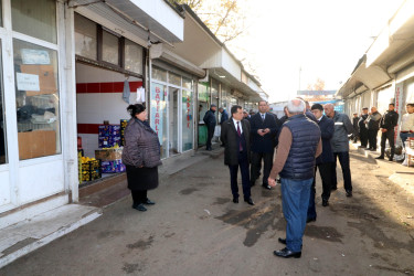 İcra başçısı Mərkəzi bazarda olub