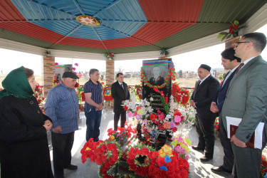 Qazaxda icra başçısı Novruz bayramı ərəfəsində Vətən müharibəsi şəhidlərini yad edib