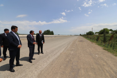 Qazaxda Prezident Administrasiyasının nümayəndəsi və İcra başçısı rayonun kəndlərində əkilmiş ağacların mövcud vəziyyəti ilə maraqlanıblar
