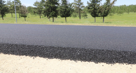 Qazaxda daha bir avtomobil yoluna yeni asfalt örtüyü döşənir. İcra başçısı görülmüş işlərlə yerində maraqlanıb – FOTOLAR