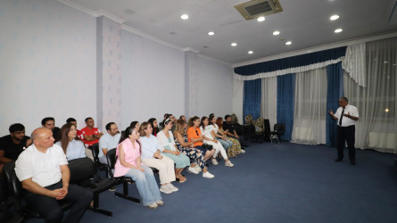 İcra başçısı Qazaxda səfərdə olan “Gənc alimlərin yay düşərgəsi”nin iştirakçıları ilə görüşüb