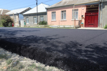 İcra başçısı yeni asfalt örtüyü vurulan Bakı küçəsində görülmüş işlərlə yerində tanış olub