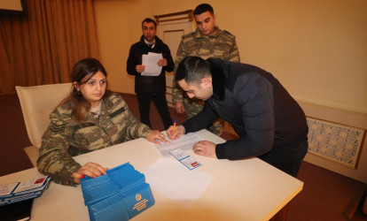 Qazaxda Vətən müharibəsi iştirakçılarına "Müharibə veteranı" vəsiqələri təqdim olunub