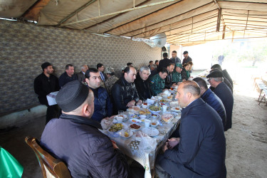 Vətən müharibəsində qəhrəmanlıq göstərən şəhid çavuş Timur Əliyevin ildönümündə xatirəsi ehtiramla anılıb