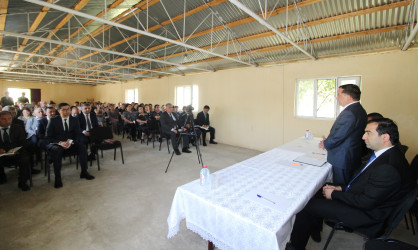 Qazaxda icra başçısının vətəndaşlarla keçirilən növbəti səyyar görüşü Bakı küçəsində 1,2,2A saylı binalarda yaşayan sakinlərlə olub