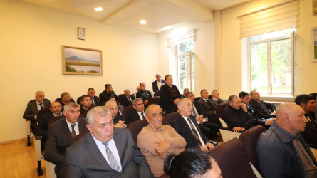 Qazaxda iri heyvandarlıq təsərrüfatı sahiblərinin iştirakı ilə iclas keçirilib