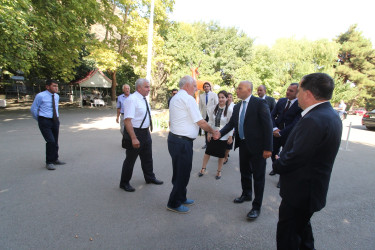 Nazir Anar Kərimov Qazaxda müəssisələrə baxış keçirib, mədəniyyət işçiləri ilə görüşüb