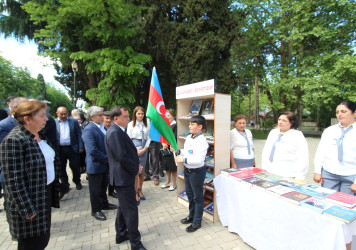 Qazaxda Ulu Öndər Heydər Əliyevin anadan olmasının 101 illiyinə həsr olunmuş “Günəş Ömürlü İnsan” başlıqlı Kitab Bayramı keçirilib