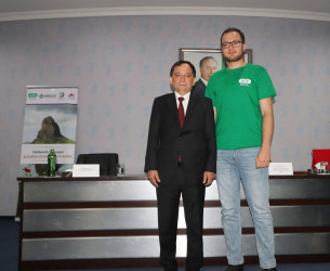 İcra başçısı Qazaxda səfərdə olan düşərgə iştirakçıları ilə görüşüb