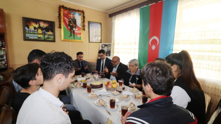 “Azərbaycan Bayrağı” ordenli Vətən müharibəsi şəhidi baş leytenant Xaliddin Nəsibovun ailəsi ziyarət olunub