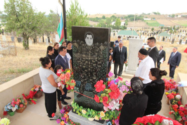 Qazaxda Vətən müharibəsi şəhidi çavuş Elməddin Nəsibovun doğum günündə məzarı ziyarət olunub