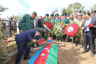 Qazaxda şəhid baş gizir Azər Məmmədov doğulduğu Kəmərli kəndində son mənzilə yola salındı