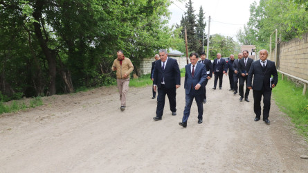 Qazaxda icra başçısı yeni asfalt örtüyünün vurulması nəzərdə tutulan ərazilərə baxış keçirib