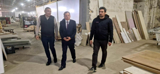 İcra başçısı Qazaxda fəaliyyət göstərən "Massive” mebel fabrikində olub