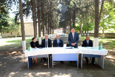 Qazaxda icra başçısının iyun ayı üzrə vətəndaşlarla keçirilən ilk səyyar görüşü rayonun Orta Salahlı kəndində olub