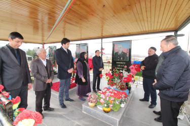 Qazaxda icra başçısı Novruz bayramı ərəfəsində Vətən müharibəsi şəhidlərinin məzarlarını ziyarət edib