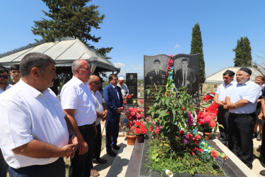 Vətən müharibəsi şəhidi baş leytenant Xaliddin Nəsibovun doğum günündə məzarı və ailəsi ziyarət olunub