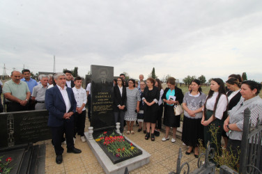 Qazaxda Xalq şairi Osman Sarıvəlli anım günündə məzarı başında yad edilib