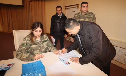 Qazaxda Vətən müharibəsi iştirakçılarına "Müharibə veteranı" vəsiqələri təqdim olunub