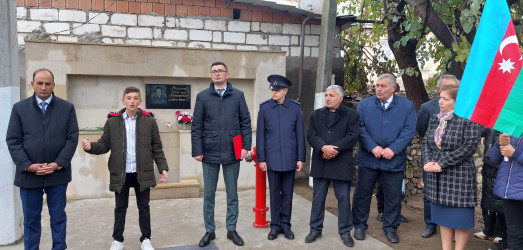 Qazaxın Qarapapaq kəndində Birinci Qarabağ müharibəsi şəhidi Nəsimi Hüseynovun xatirəsinə inşa edilmiş bulağın açılışı olub