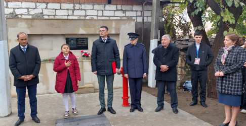 Qazaxın Qarapapaq kəndində Birinci Qarabağ müharibəsi şəhidi Nəsimi Hüseynovun xatirəsinə inşa edilmiş bulağın açılışı olub