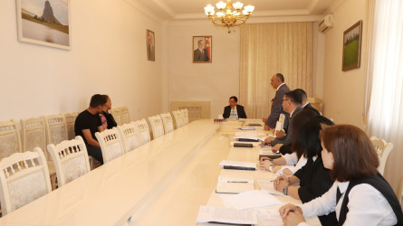 İcra başçısı vətəndaşları fərdi qəbul edərək müraciətlərini dinləyib