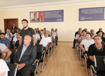 Qazaxda icra başçısının avqust ayı üzrə vətəndaşlarla keçirilən ilk səyyar görüşü rayonun Kosalar kəndində olub