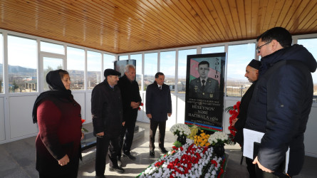 Qazaxda 31 dekabr - Dünya Azərbaycanlılarının Həmrəyliyi Günü və Yeni il bayramı ərəfəsində şəhidlərin məzarları ziyarət olunub