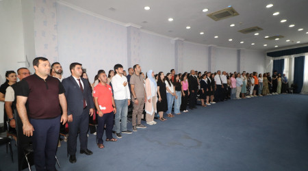 İcra başçısı Qazaxda səfərdə olan “Gənc alimlərin yay düşərgəsi”nin iştirakçıları ilə görüşüb