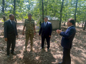 Qazaxda icra başçısı sərhəddə hərbçilərlə görüşüb