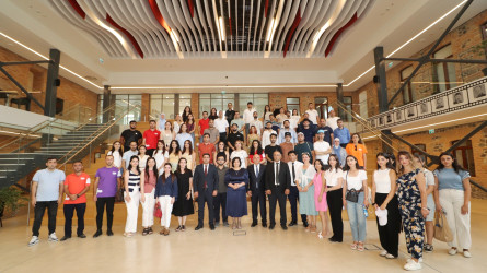 Qazaxda səfərdə olan “Gənc alimlərin yay düşərgəsi”nin iştirakçıları rayonun görməli yerlərinə ekskursiya ediblər