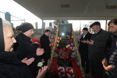 Qazaxda icra başçısı 31 dekabr - Dünya Azərbaycanlılarının Həmrəylik Günü və Yeni il bayramı ərəfəsində Vətən müharibəsi şəhidlərini yad edib