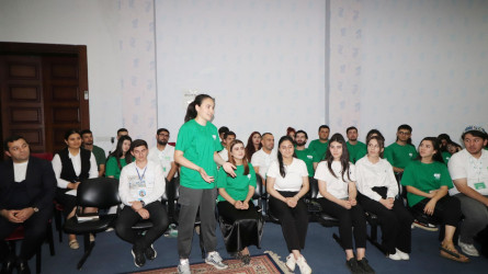 İcra başçısı Qazaxda səfərdə olan düşərgə iştirakçıları ilə görüşüb