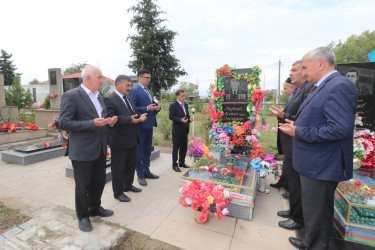 Qazaxda icra başçısı 27 Sentyabr - Anım Günü ərəfəsində Vətən müharibəsi şəhidlərinin məzarlarını ziyarət edib