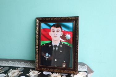 Qazaxda icra başçısı ötən gün avtoqəza zamanı dünyasını dəyişən hərbçinin hüzr mərasimində iştirak edib və ailəsinə başsağlığı verib