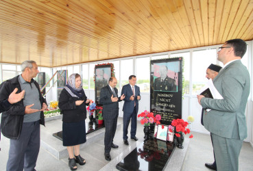 Qazaxda icra başçısı 27 Sentyabr - Anım Günü ərəfəsində Vətən müharibəsi şəhidlərinin məzarlarını ziyarət edib