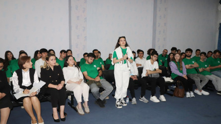 İcra başçısı Qazaxda səfərdə olan düşərgə iştirakçıları ilə görüşüb