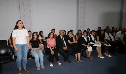 İcra başçısı Qazaxda səfərdə olan “Gənc alimlərin yay düşərgəsi”nin iştirakçıları ilə görüşüb