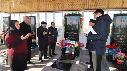 Qazaxda 31 dekabr - Dünya Azərbaycanlılarının Həmrəyliyi Günü və Yeni il bayramı ərəfəsində şəhidlərin məzarları ziyarət olunub