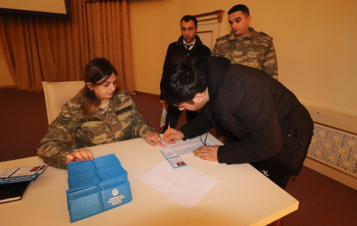 Qazaxda Vətən müharibəsi iştirakçılarına "Müharibə veteranı" vəsiqələri təqdim olunub