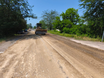 Qazaxda daha bir avtomobil yoluna yeni asfalt örtüyü vurulur. İcra başçısı görülmüş işlərlə yerində tanış olub – FOTOLAR