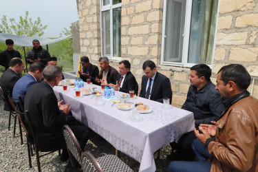 Qazaxda icra başçısı ötən gün avtoqəza zamanı dünyasını dəyişən hərbçinin hüzr mərasimində iştirak edib və ailəsinə başsağlığı verib