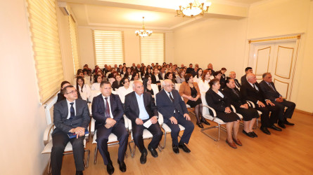 Qazaxda Ümummilli Lider Heydər Əliyevin anadan olmasının 102-ci ildönümünə həsr edilmiş “Nə zaman, nə məkan anlayışına sığmayan şərəfli və mənalı ömür” mövzusunda tədbir keçirilib