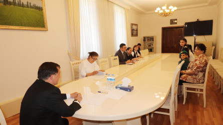 Qazaxda icra başçısı məktəblilərlə görüşüb