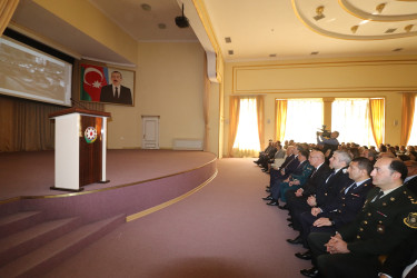 Qazaxda Ümummilli Lider Heydər Əliyevin anadan olmasının 100 illiyinə həsr olunmuş “Ulu Öndər Heydər Əliyevin irsi milli sərvətimizdir” mövzusunda tədbir keçirilib