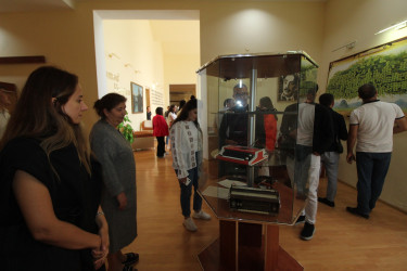 Qazaxda dərslərə başlayan ADA Universitetinin Azərbaycan dilindəki yeni magistr proqramının tələbələri rayonun görməli yerlərinə ekskursiya ediblər