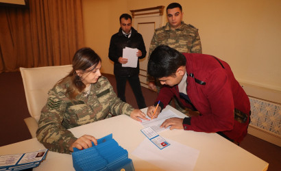 Qazaxda Vətən müharibəsi iştirakçılarına "Müharibə veteranı" vəsiqələri təqdim olunub