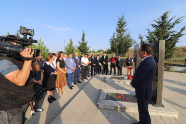 Yeni asfalt örtüyü vurulan Daş Salahlı kəndindəki Şəhidlər Xiyabanında şəhid ailələri ilə görüş olub