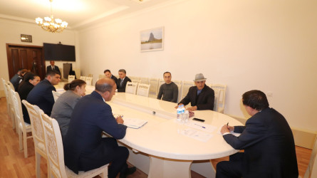 İcra başçısı vətəndaşları fərdi qəbul edərək müraciətlərini dinləyib