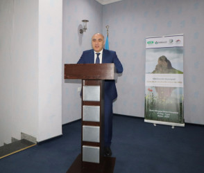 İcra başçısı Qazaxda səfərdə olan düşərgə iştirakçıları ilə görüşüb